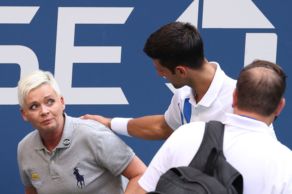 Hejt na Laurę Clark - sędzię, którą uderzył Novak Djoković. Fani serbskiego tenisisty tym razem przesadzili!