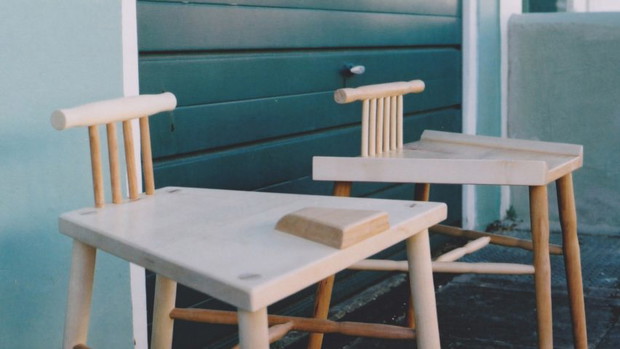 Krzesło przeciw rozkraczaniu