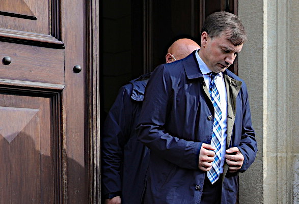 Zbigniew Ziobro walczy z LGBT