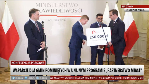 Zbigniew Ziobro dofinansowuje strefy wolne od LGBT