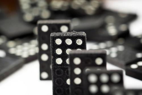 shutterstock_27922966domino