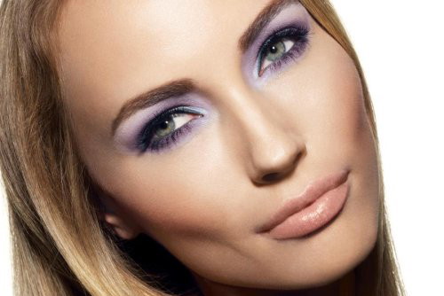 Inspiracja_makijazowa_jesien_zima_2010_Avon_01