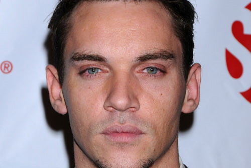 ALLONS_582345_Jonathan_Rhys_Meyers_05