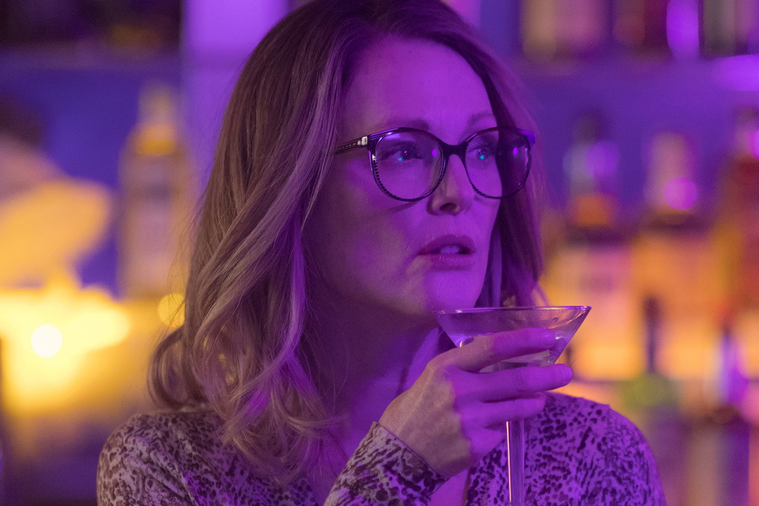 Kadr z filmu "Gloria Bell" z Julianne Moore