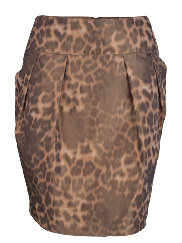 Spódnica w kroju ołówka, dążąca do bombki.