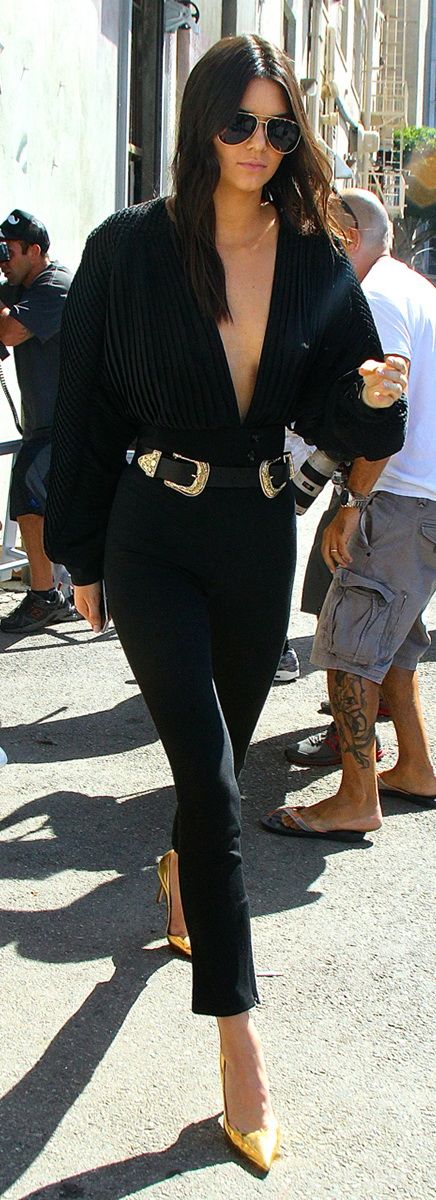 Głęboki dekolt wiosna 2017