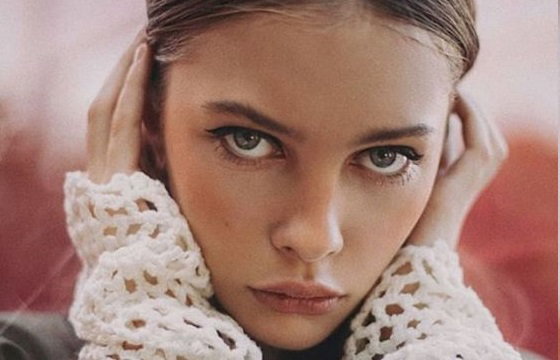 ef381e79bebfd9e48a9c1b2c763acc46eee05752