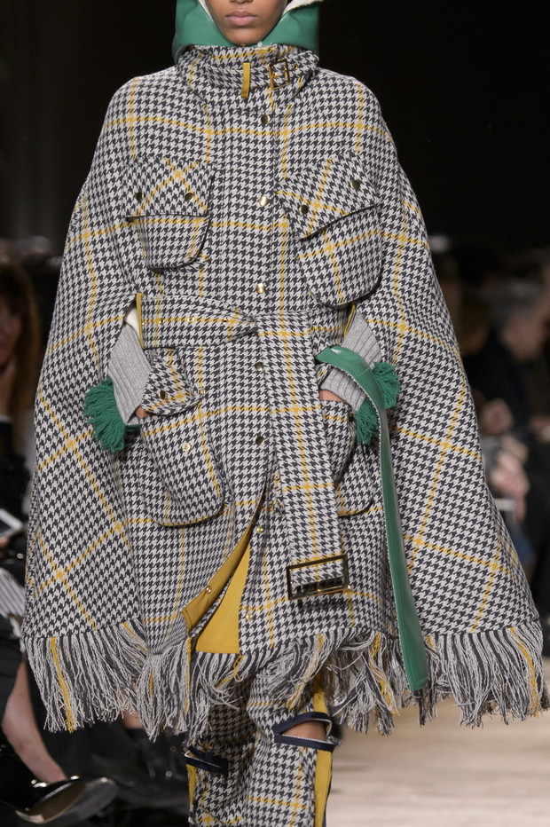 23. WYSOKA STÓJKA I KAPTUR!