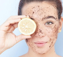 Jakich produktów nigdy nie powinnaś kłaść na twarz?