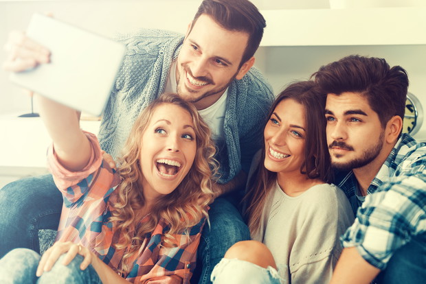 Oczaruj jego znajomych