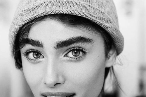 Usta pełne i szerokie - Namiętna kochanka