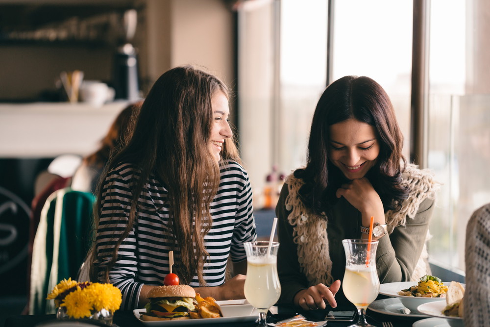Zadzwoń, spotkaj się – nie pisz