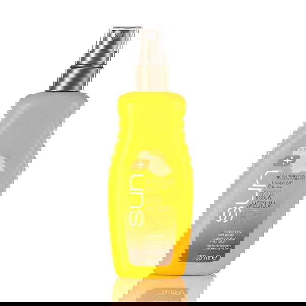 Nawilżający spray ochronny SPF 15