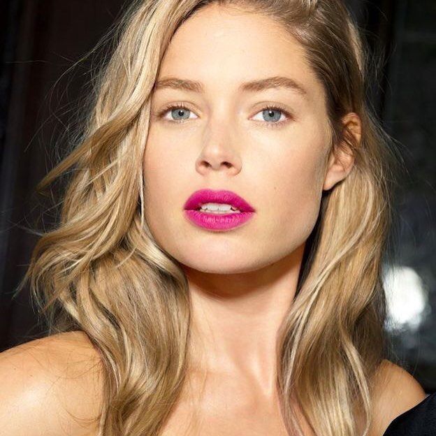 Ryby - szminka w kolorze fuksji