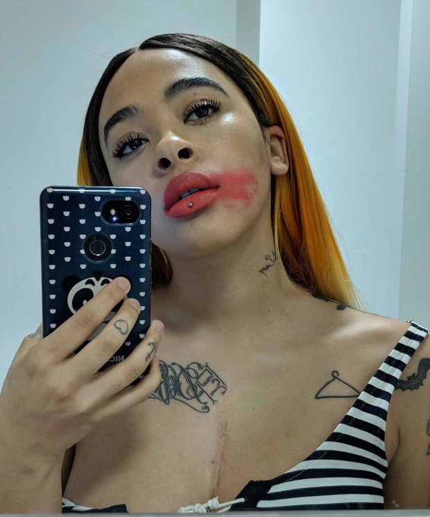 Kobiety z rozmazaną szminką #SmearForSmear