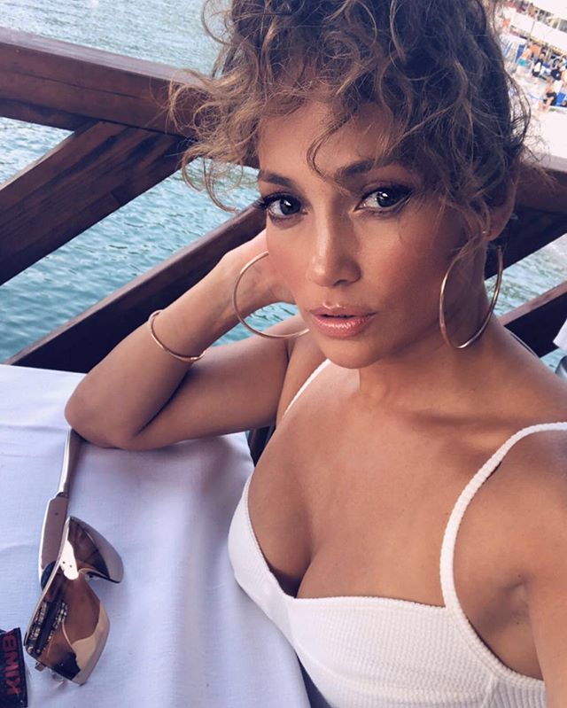 Jennifer Lopez na zdjęciu z liceum: jej wygląd zaskoczył fanów