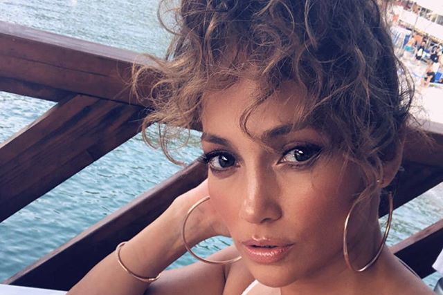 Jennifer Lopez na zdjęciu z liceum: jej wygląd zaskoczył fanów