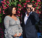 Pierce Brosnan z żoną na premierze "Mamma mia"