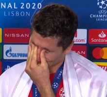 Robert-Lewandowski-rozplakal-sie-przed-kamerami.-Zwyciestwo-w-LM-zadedykowal-tacie_article