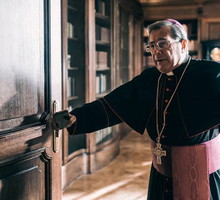 Janusz Gajos w roli arcybiskupa w filmie "Kler"