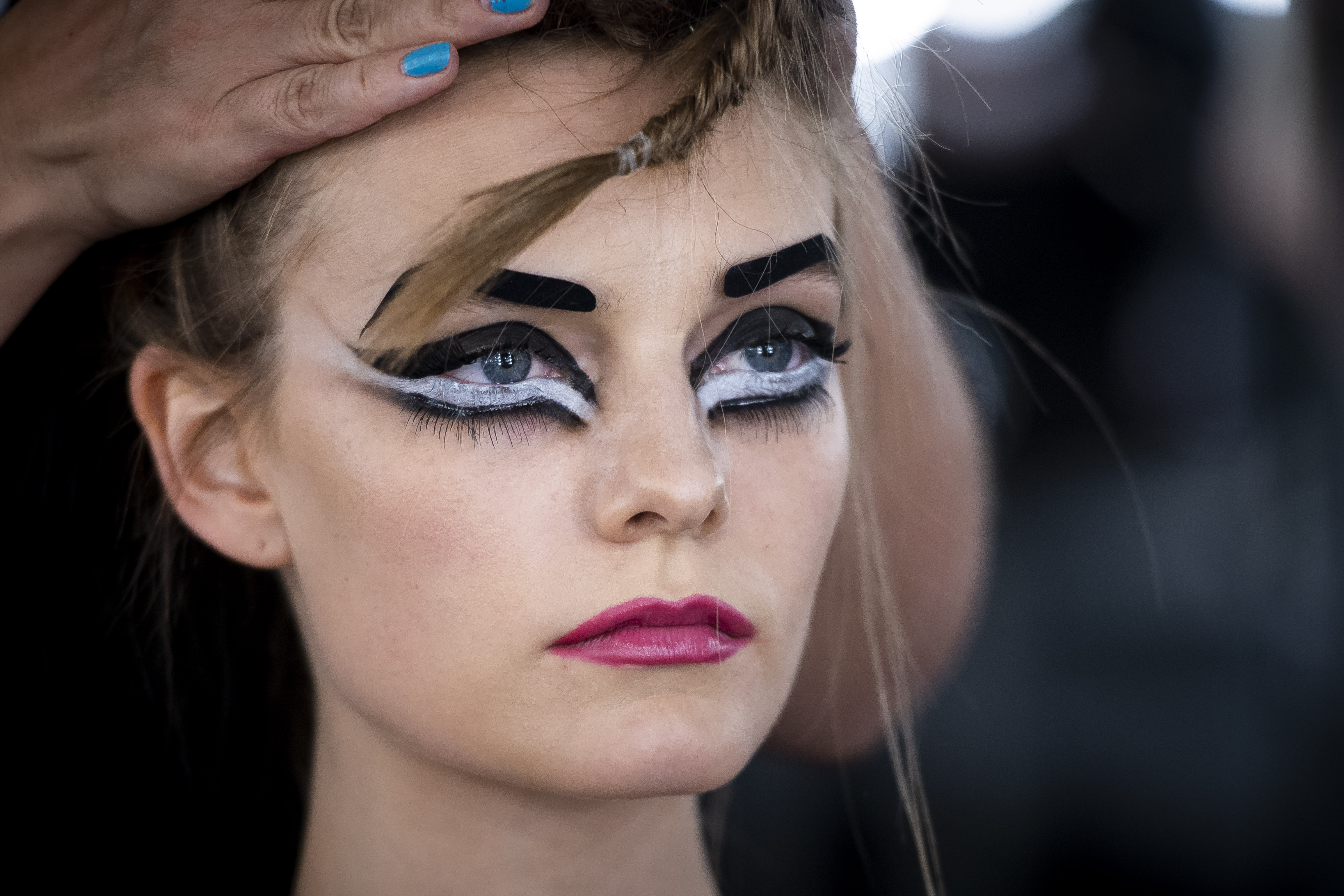 Od czego zaczynasz makijaż?