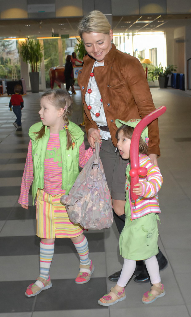 ALLONS_266808_Ostrowska_Krolikowska_z_corkami_Marcelina_i_Julia_16