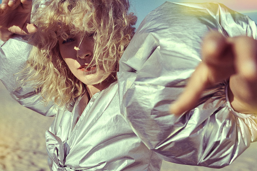 Nowa piosenka Meli Koteluk "Odprowadź"