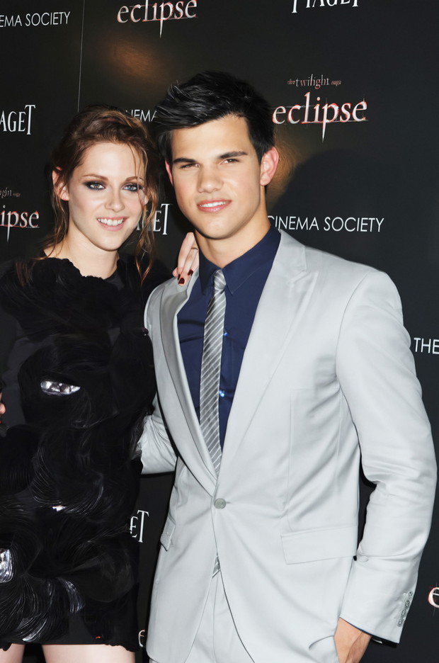 ALLONS_914680_Kristen_Stewart__Taylor_Lautner_02
