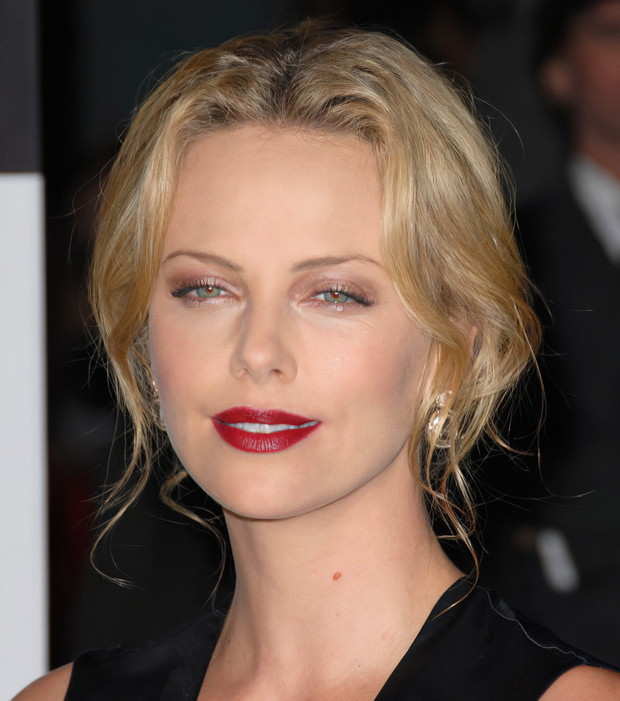 ALLONS_360348_Charlize_Theron_01