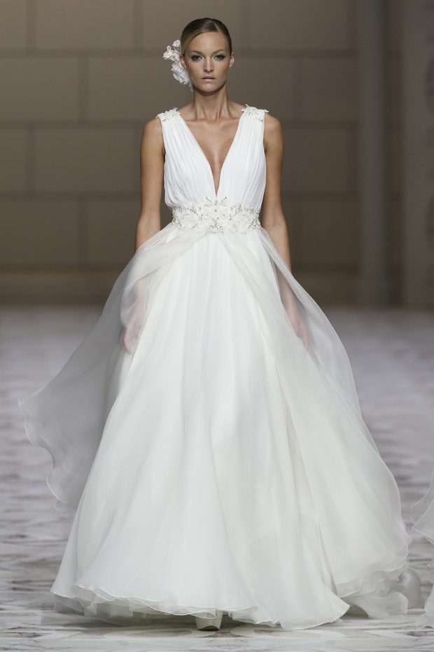 Pronovias_brd_S15_060
