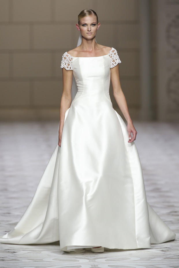 Pronovias_brd_S15_101