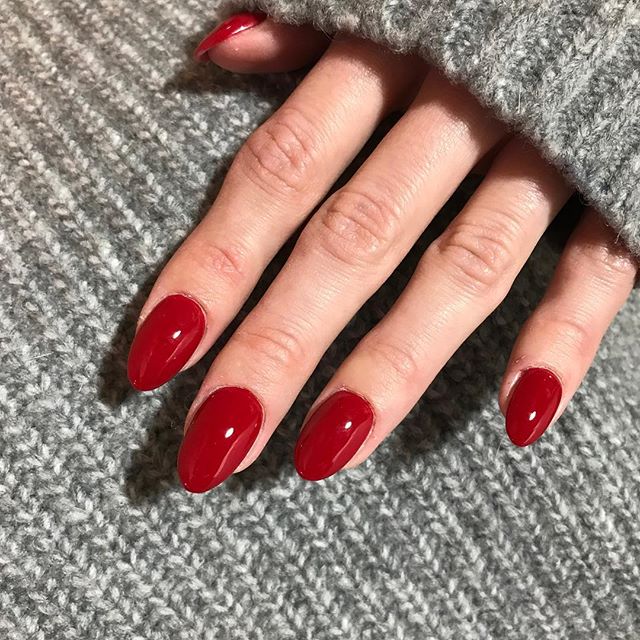 Czerwone paznokcie