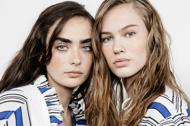 Modne fryzury 2019: fale surferki