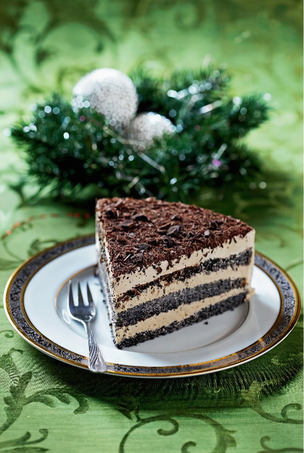 Tort makowy z kremem kawowym