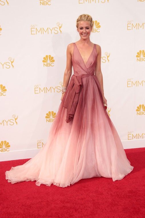 cat-deeley-w-sukni-burberry-fot-east-news