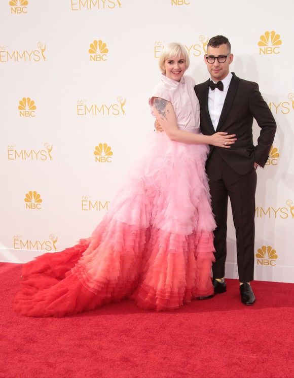 lena-dunham-w-spodnicy-giambattista-valli-i-jack-antonoff-fot-east-news