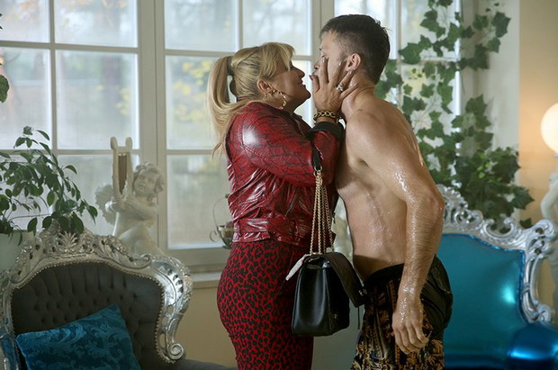 W najnowszej części kultowej komedii „Kogel Mogel 3”piosenkę śpiewaną wcześniej przez Edytę Geppert usłyszycie w wykonaniu Sławka Uniatowskiego i Ani Rusowicz.