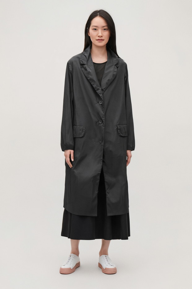 Wiosenny płaszcz COS, 330 zł