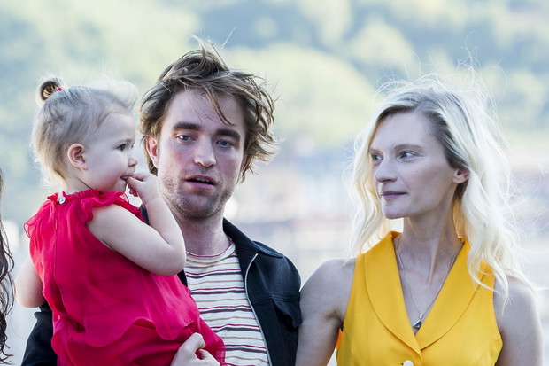 Agata Buzek u boku Roberta Pattisona w produkcji „High Life”