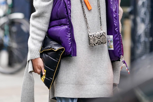 Małe torebki: trendy moda wiosna 2019