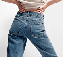 Jeansy COS trendy moda wiosna 2019