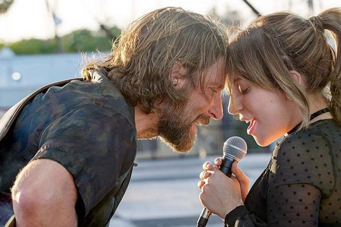 Lady Gaga i Bradley Cooper w filmie "Narodziny gwiazdy"