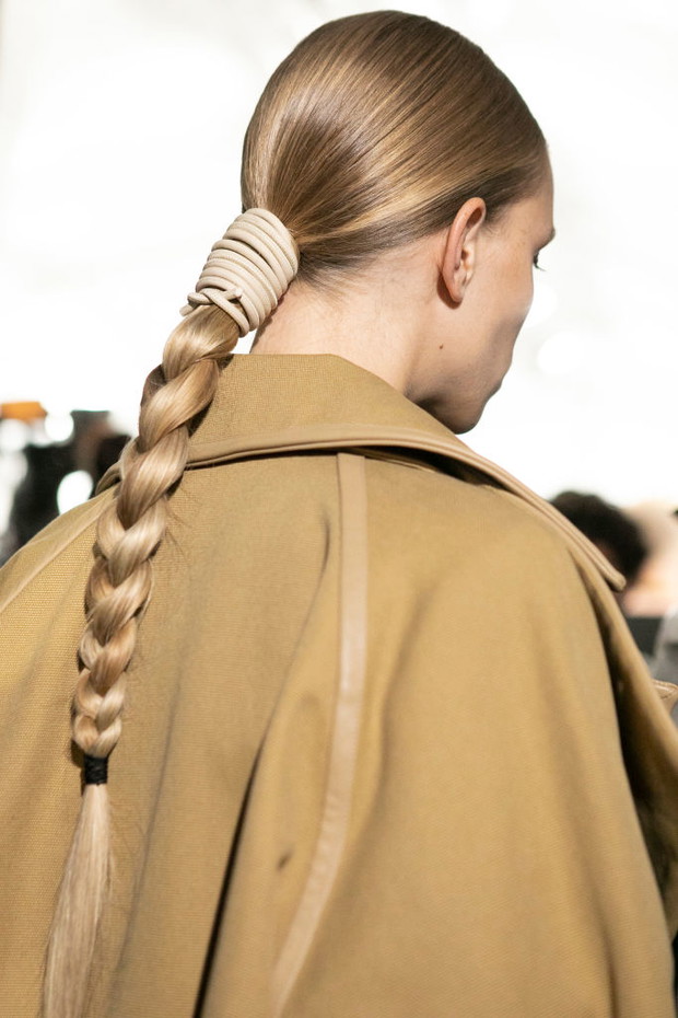 Fryzury z warkoczami