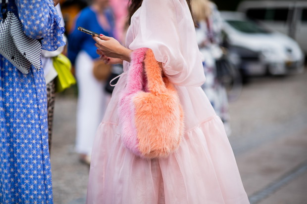 Trendy moda wiosna 2019: trendy z lat 90., które powracają