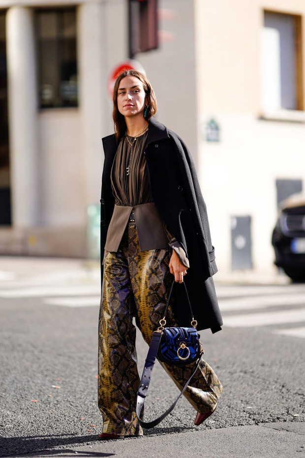 wężowy wzór modnym wzorem w trendach wiosna moda 2019