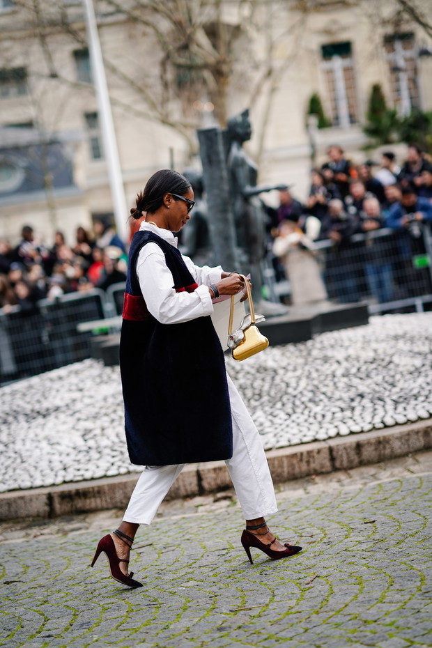 Biała koszula na wiosnę 2019