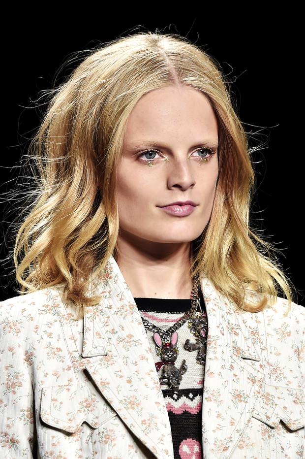 Jak układać cienkie włosy?