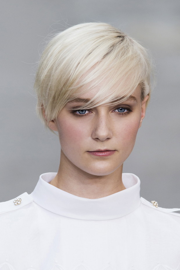 Jak układać cienkie włosy?