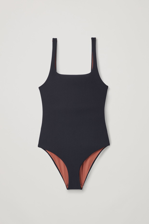 Mocno wycięty kostium kąpielowy COS