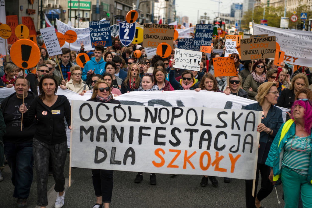 Pozew przeciwko nauczycielom: rodzice chcą odszkodowania za strajk nauczycieli